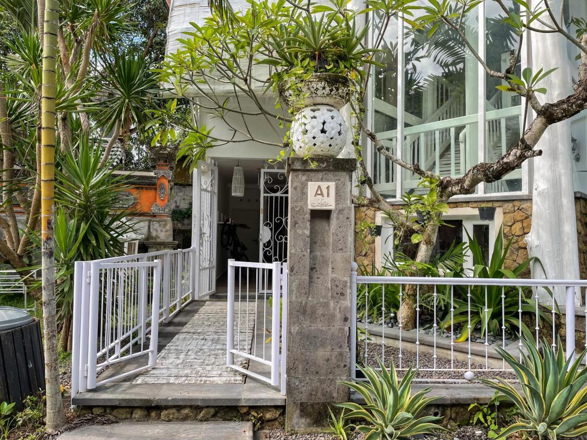 Beach House Canggu - 150M Berawa Beach Exteriér fotografie